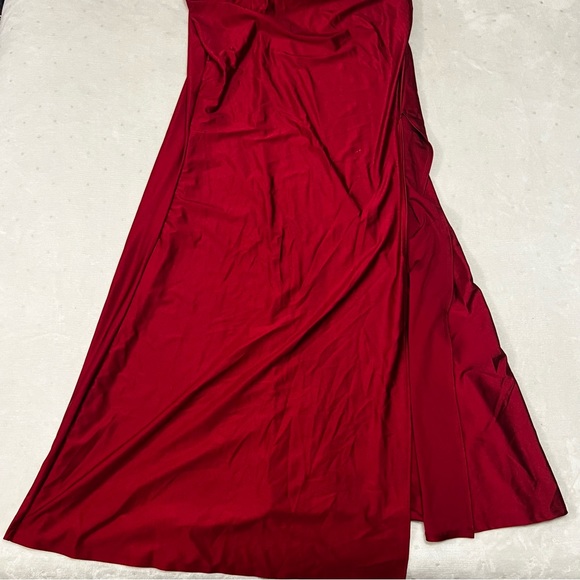 Denise Off Shoulder Maxi Wine Dress - Picture 5 of 9